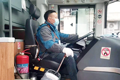 E:2023.1212.2877�������˽��ã��������ʻԱ�����ھ�ҵ�س������м��徲�����С��������辶�����徲�г��������������ʻԱ  ��־�¹�����־��1.jpg